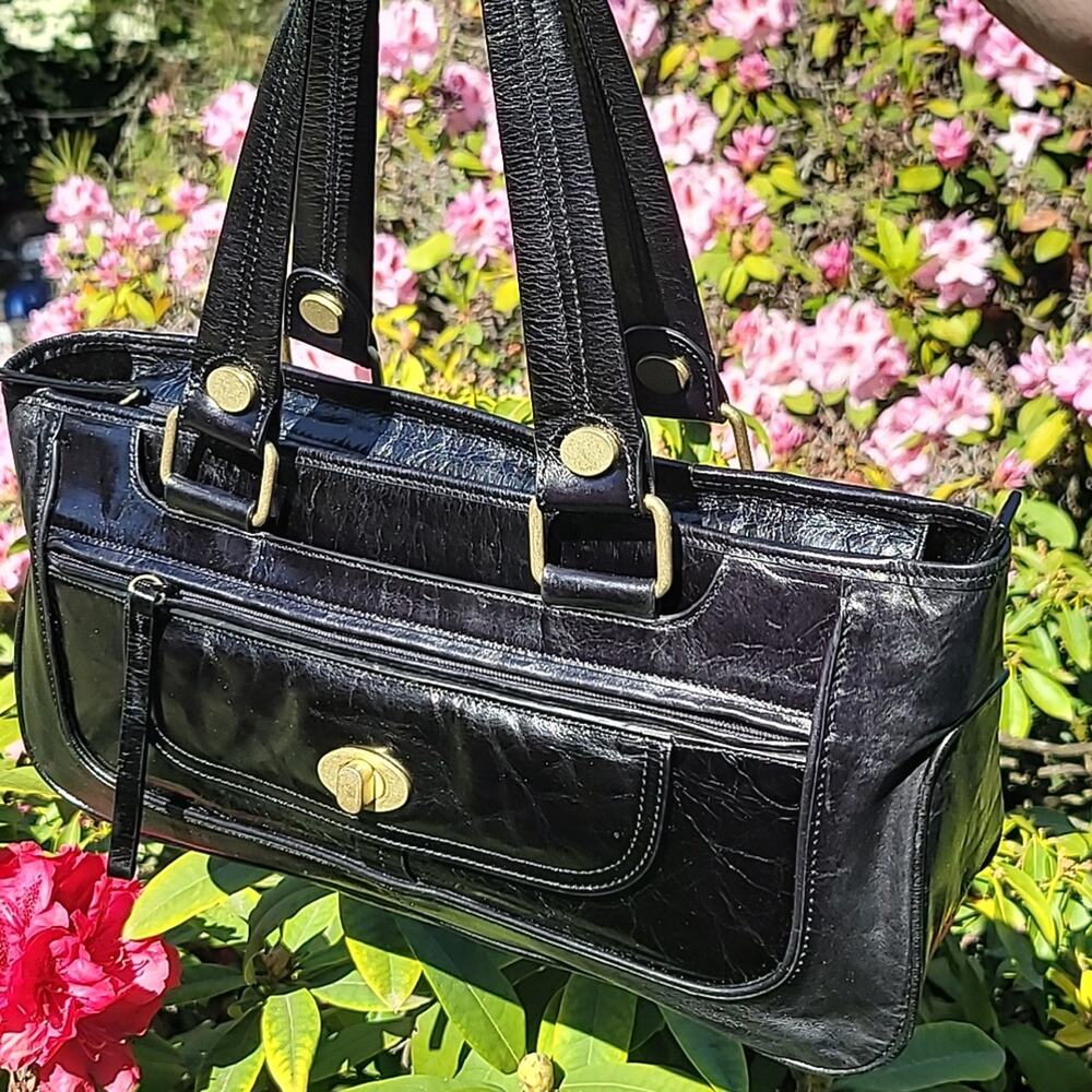 KENNETH COLE NEW YORK top of the line luxury bag full leather large